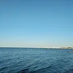 Selena Bay Luxury Sea View 1Br Apartment, Private Beach And Pool