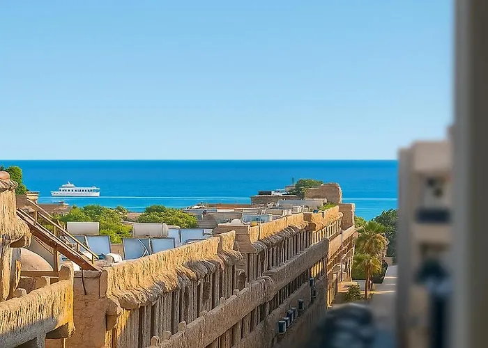 Selena Bay Luxury Sea View 1Br Apartment, Private Beach And Pool